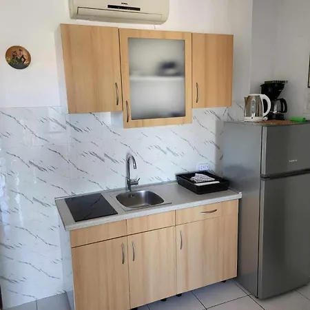 One Bedroom On The Zaratic Apartment