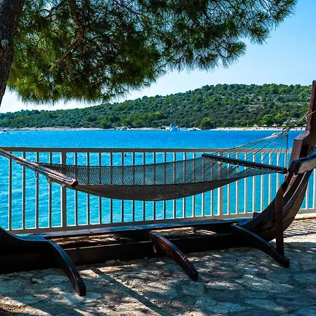 Apartment One Bedroom On The Zaratic Jezera