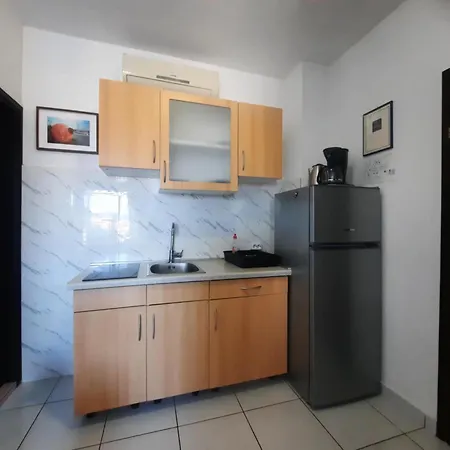 One Bedroom On The Zaratic Apartament Jezera