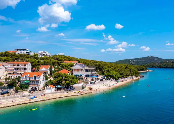 One Bedroom On The Zaratic Jezera