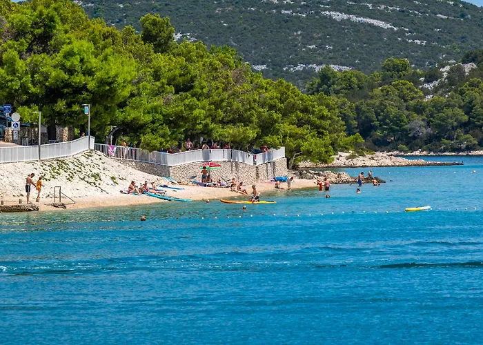 One Bedroom On The Zaratic Apartament