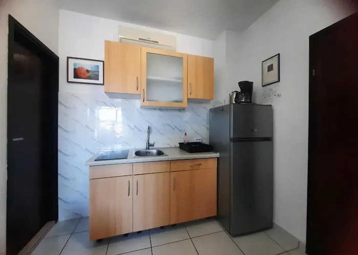 One Bedroom On The Zaratic Apartament Jezera